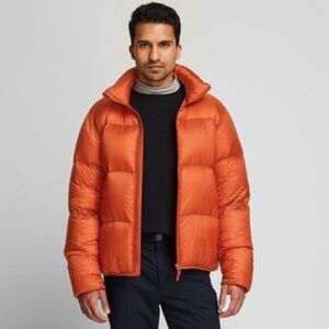 UNIQLO Ultra Light Down Puffer
Jacket Mens S Dark Orange
Packable Full Zip.